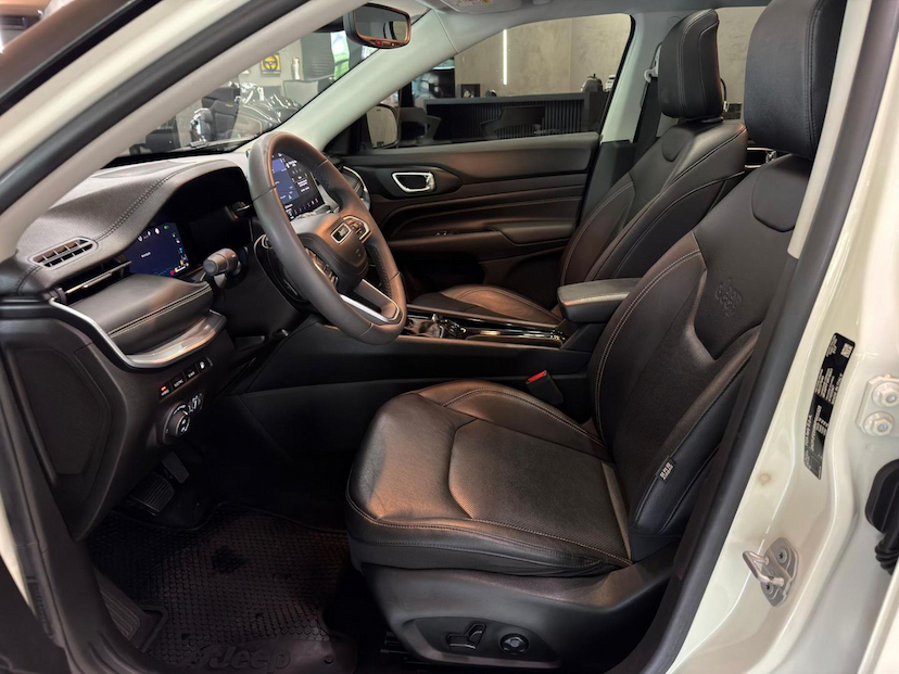 Foto do veículo JEEP COMPASS  S 4XE 2022 22.300 KM 149.000,00