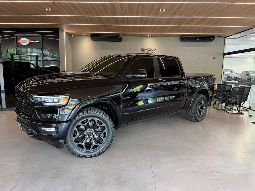 Foto do veículo RAM 1500  LIMITED HEMI 2024 21.000 KM 469.000,00
