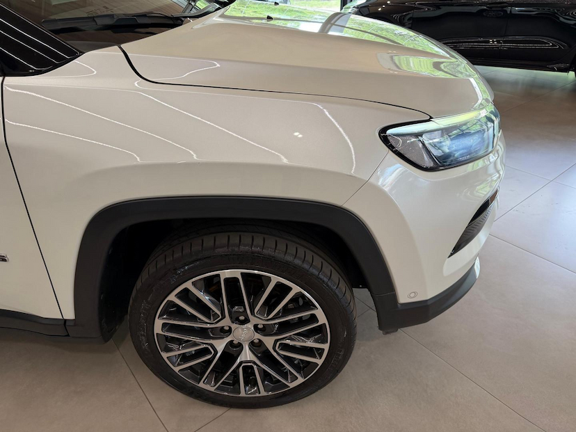 Foto do veículo JEEP COMPASS  LIMITED TF 2022 27.700 KM 134.000,00