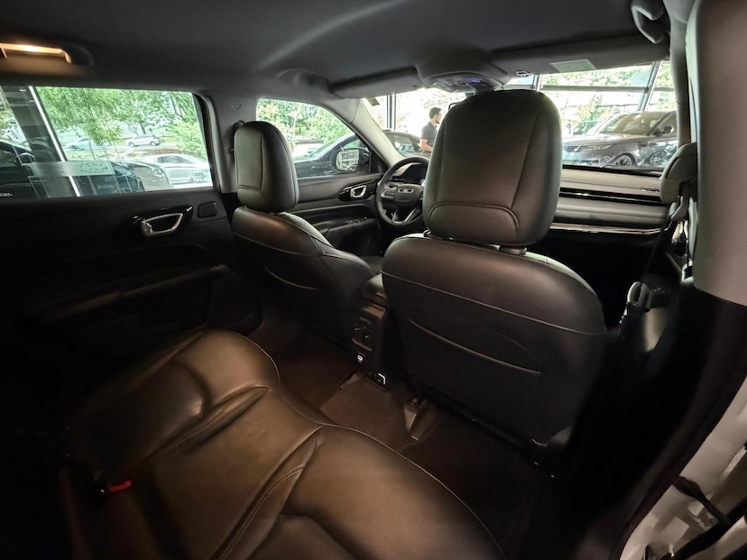 Foto do veículo JEEP COMPASS  LIMITED TF 2022 27.700 KM 134.000,00