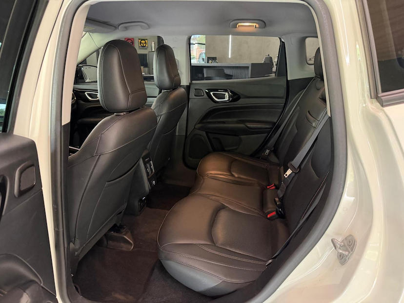 Foto do veículo JEEP COMPASS  LIMITED TF 2022 27.700 KM 134.000,00