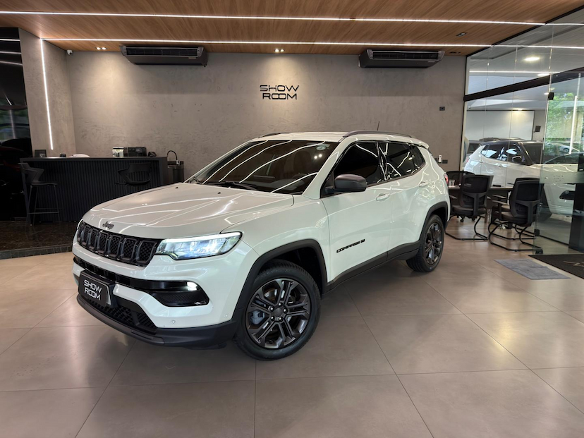 Foto do veículo JEEP COMPASS  LONG TF 2022 48.000 KM 129.000,00