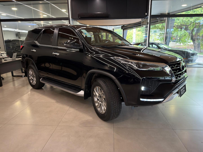 Foto do veículo TOYOTA HILUX  SWSRXA4FD 2023 64.856 KM 310.000,00