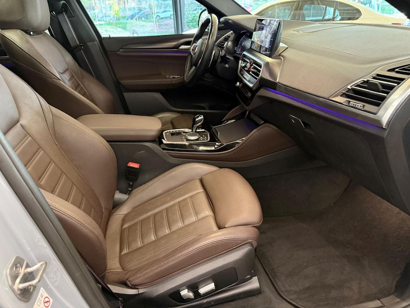 Foto do veículo BMW X4  XDRIVE30I 2024 33.900 KM 334.000,00