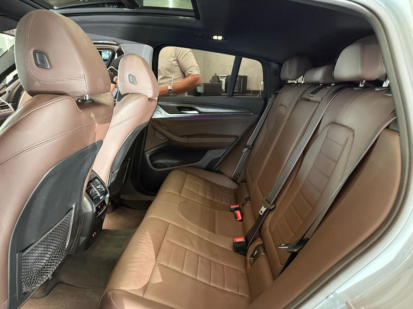 Foto do veículo BMW X4  XDRIVE30I 2024 33.900 KM 334.000,00