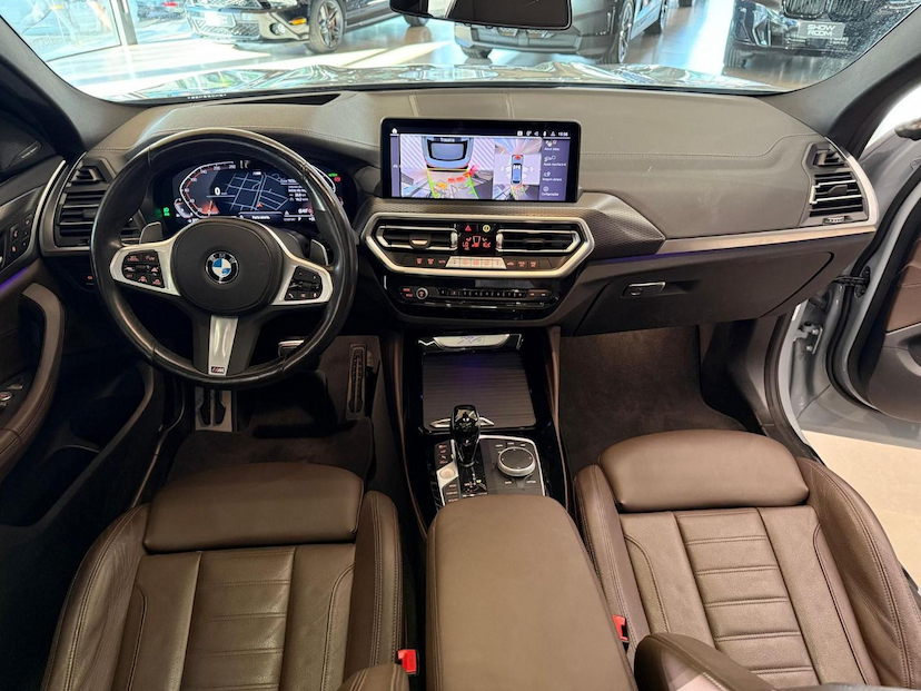 Foto do veículo BMW X4  XDRIVE30I 2024 33.900 KM 334.000,00