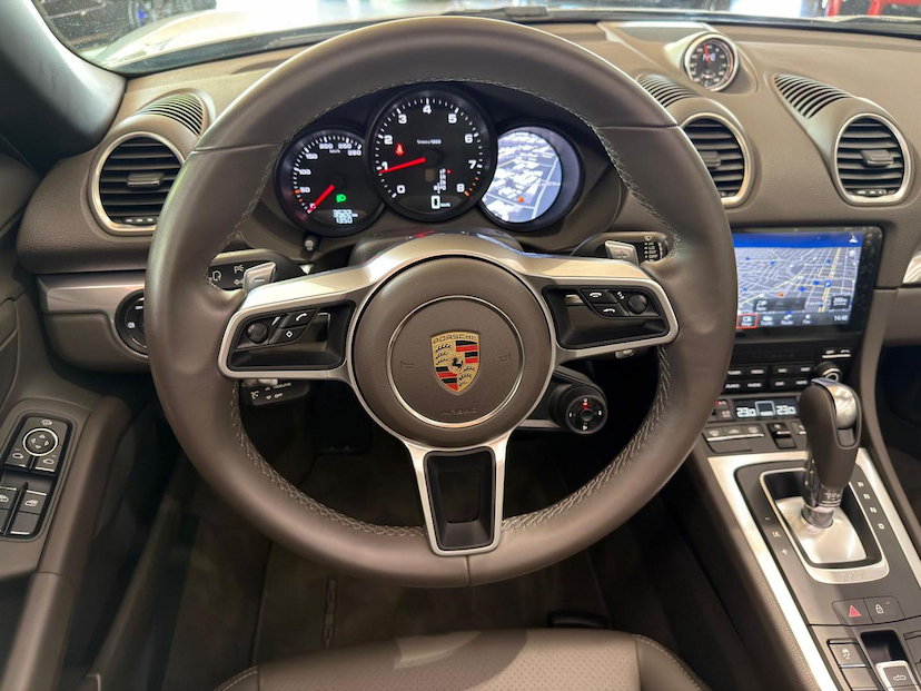Foto do veículo PORSCHE BOXSTER  2024 4.100 KM 590.000,00