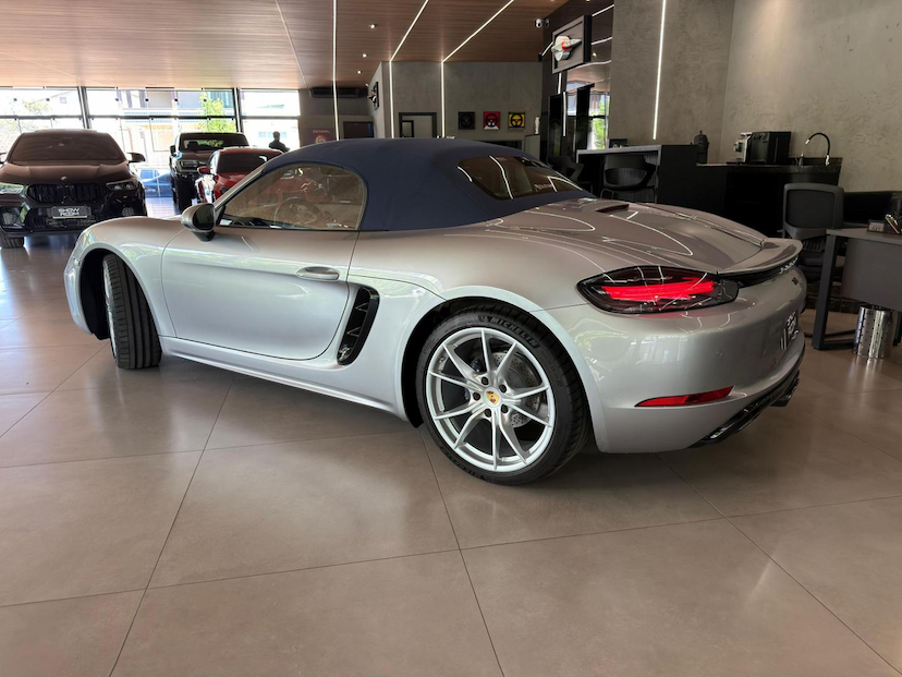 Foto do veículo PORSCHE BOXSTER  2024 4.100 KM 590.000,00