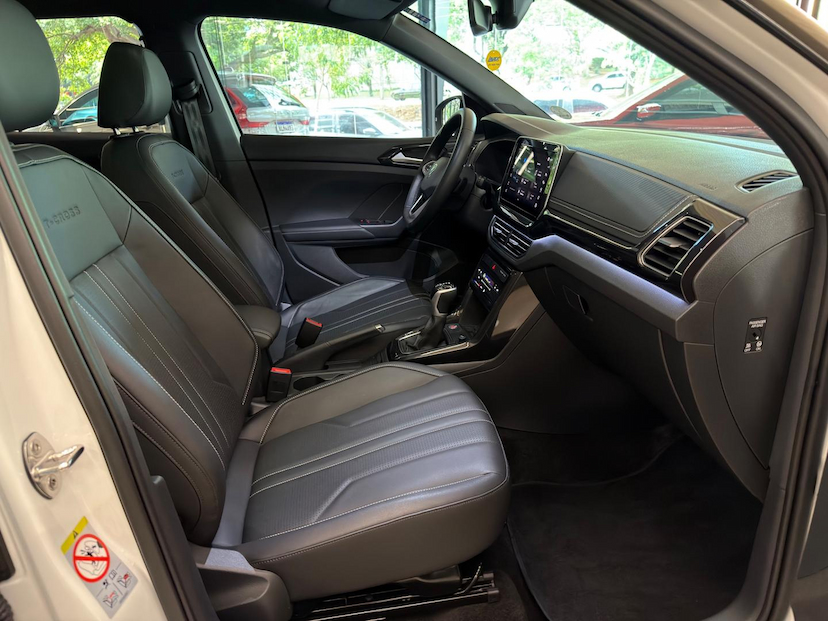Foto do veículo VOLKSWAGEN T-CROSS T CROSS HL TSI 2025 10.507 KM 155.000,00