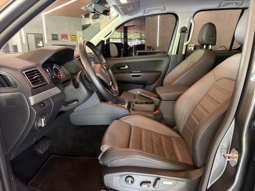 Foto do veículo VOLKSWAGEN AMAROK  V6 HIGH 2023 31.000 KM 219.000,00