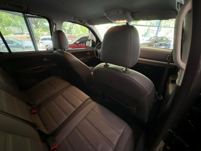 Foto do veículo VOLKSWAGEN AMAROK  V6 HIGH 2023 31.000 KM 219.000,00