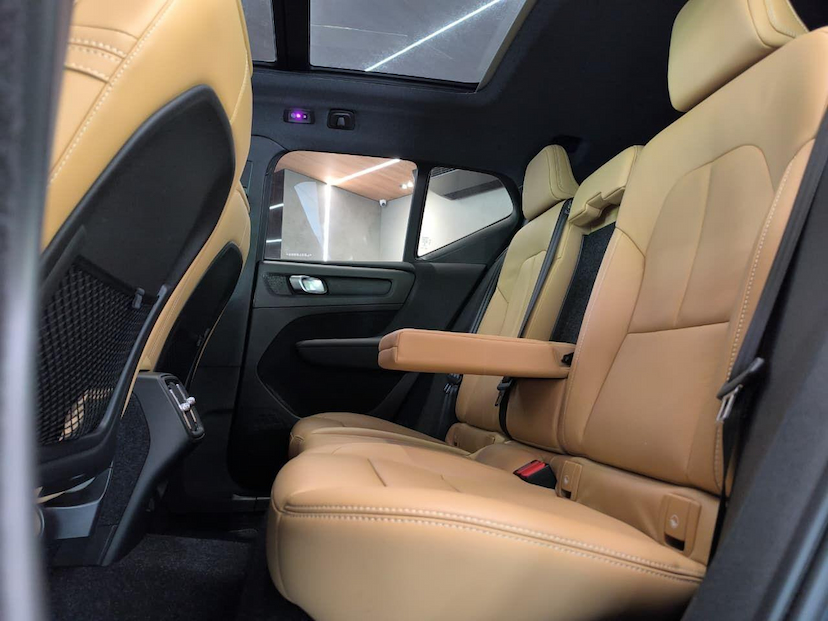 Foto do veículo VOLVO XC40  T4 INSCRIPT 2020 20.500 KM 165.000,00