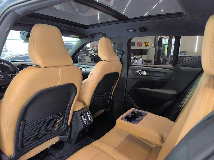 Foto do veículo VOLVO XC40  T4 INSCRIPT 2020 20.500 KM 165.000,00