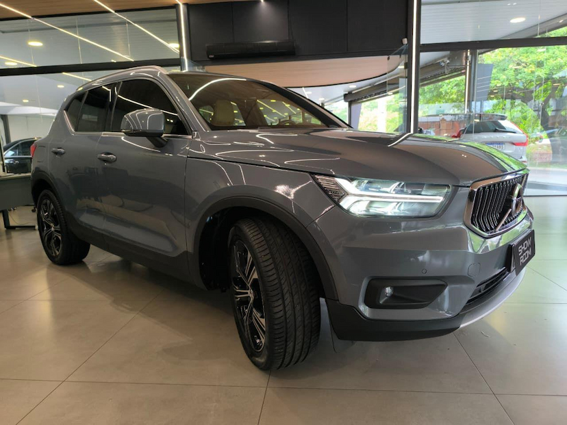 Foto do veículo VOLVO XC40  T4 INSCRIPT 2020 20.500 KM 165.000,00