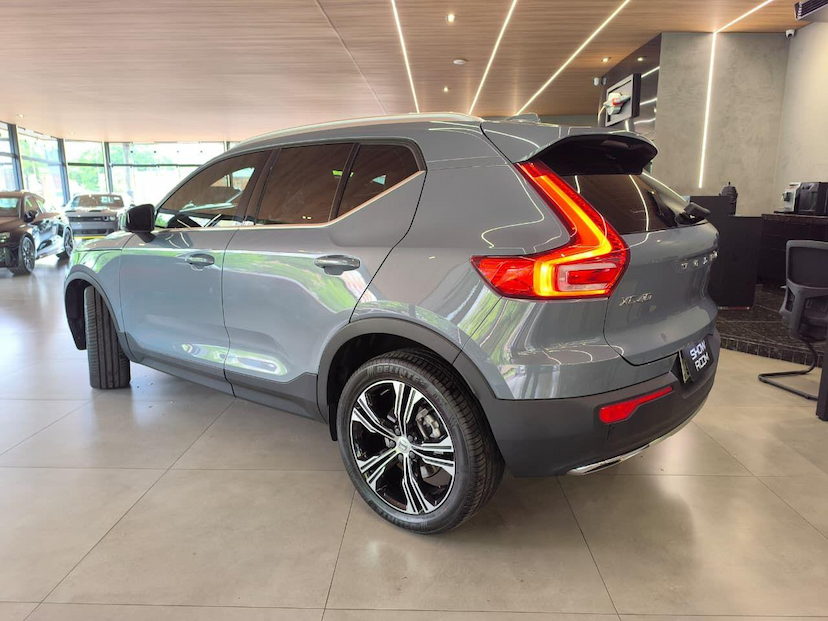 Foto do veículo VOLVO XC40  T4 INSCRIPT 2020 20.500 KM 165.000,00
