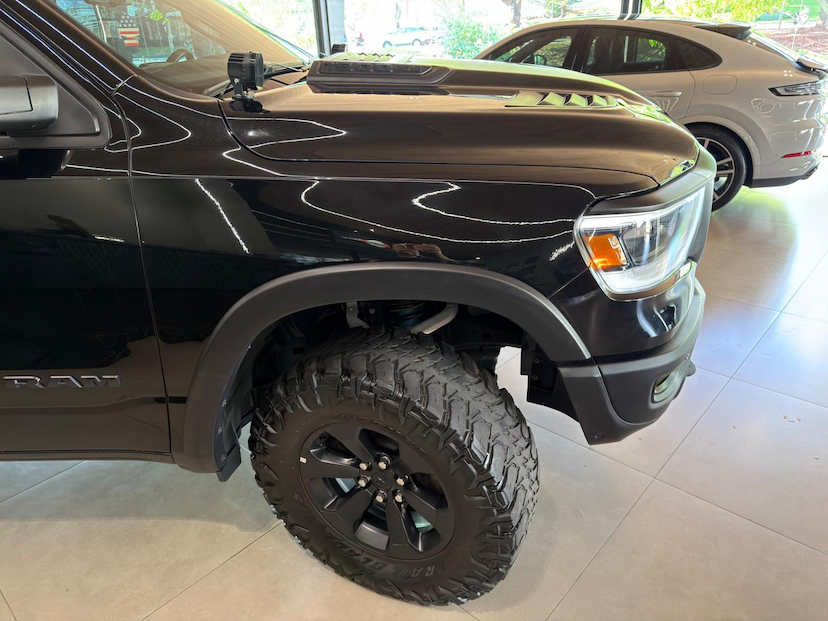 Foto do veículo RAM 1500  REBEL HEMI 2022 52.860 KM 305.000,00