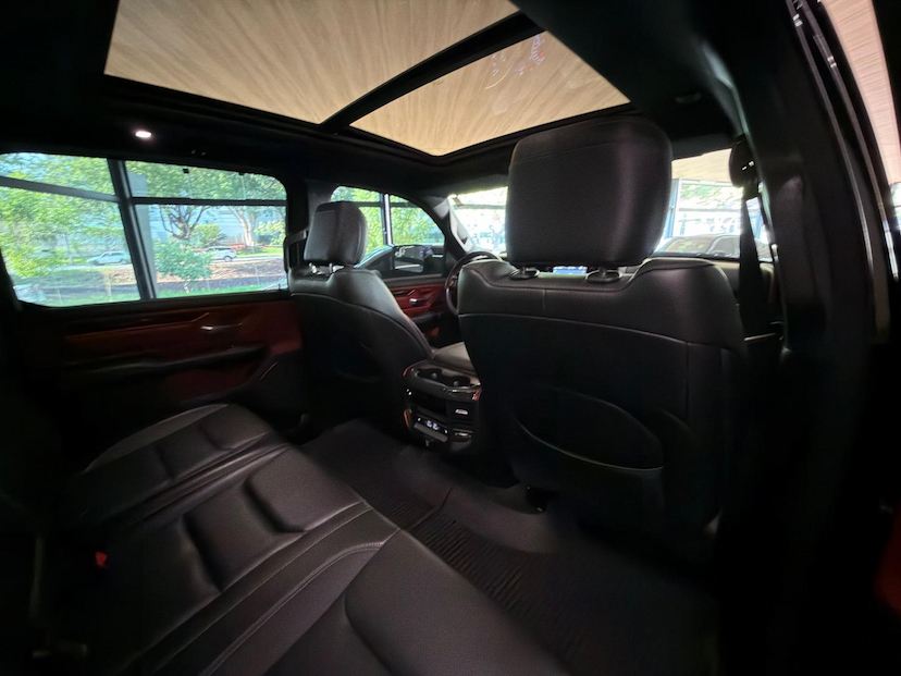 Foto do veículo RAM 1500  REBEL HEMI 2022 52.860 KM 305.000,00