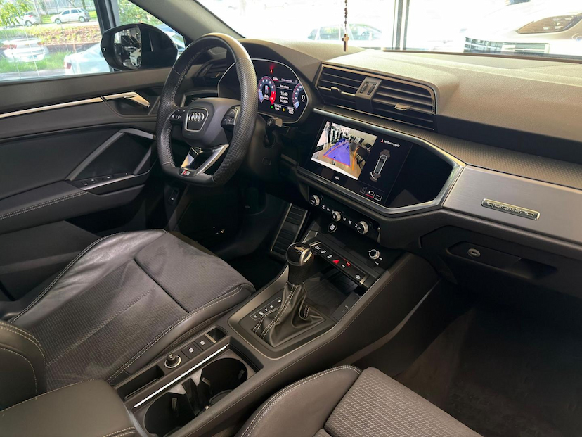 Foto do veículo AUDI Q3  SPB 2.0 TFSI 2023 22.170 KM 229.000,00