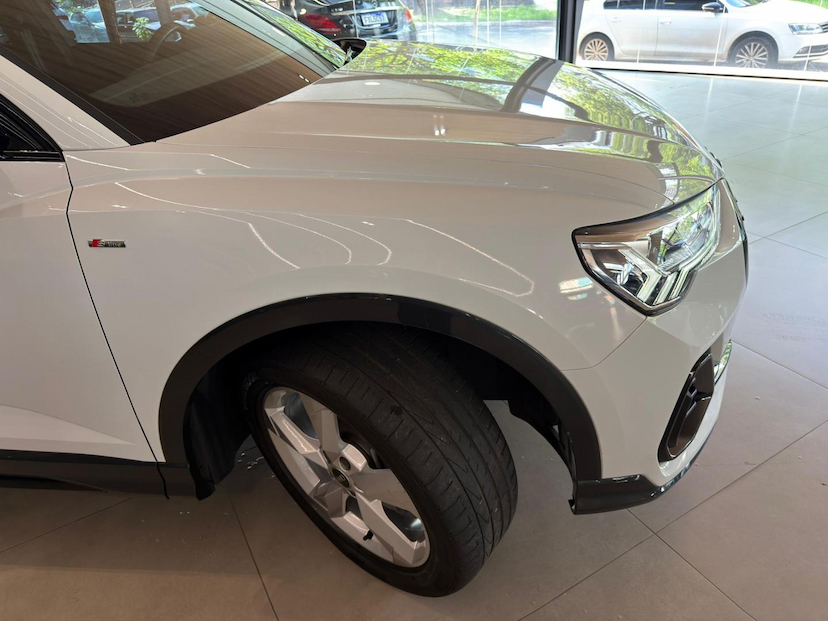 Foto do veículo AUDI Q3  SPB 2.0 TFSI 2023 22.170 KM 229.000,00