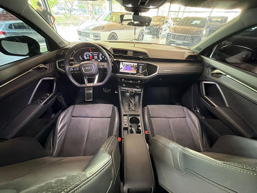Foto do veículo AUDI Q3  SPB 2.0 TFSI 2023 22.170 KM 229.000,00