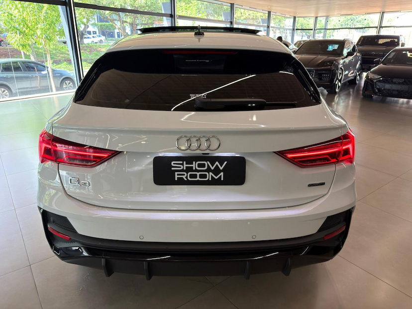 Foto do veículo AUDI Q3  SPB 2.0 TFSI 2023 22.170 KM 229.000,00