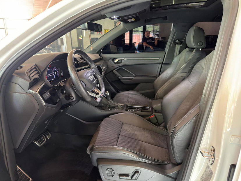 Foto do veículo AUDI Q3  SPB 2.0 TFSI 2023 22.170 KM 229.000,00