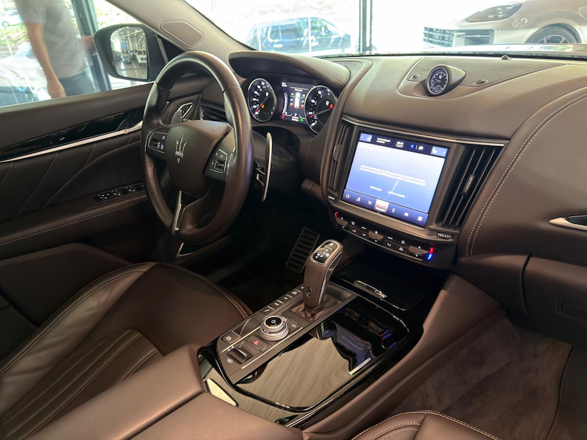 Foto do veículo MASERATI LEVANTE  2021 8.660 KM 599.000,00
