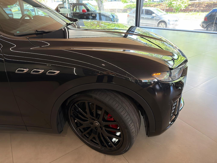 Foto do veículo MASERATI LEVANTE  2021 8.660 KM 599.000,00