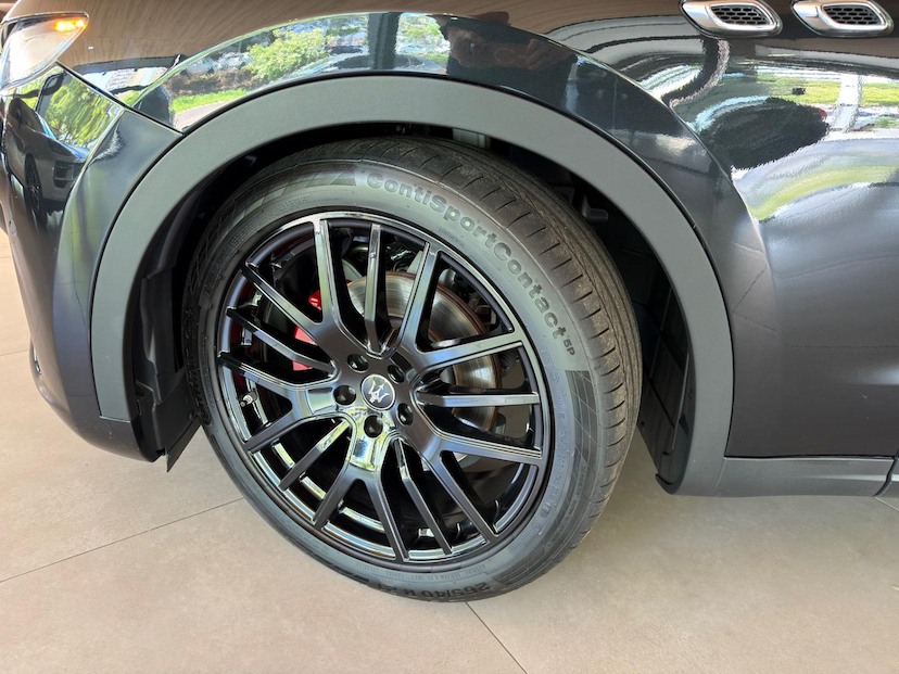 Foto do veículo MASERATI LEVANTE  2021 8.660 KM 599.000,00