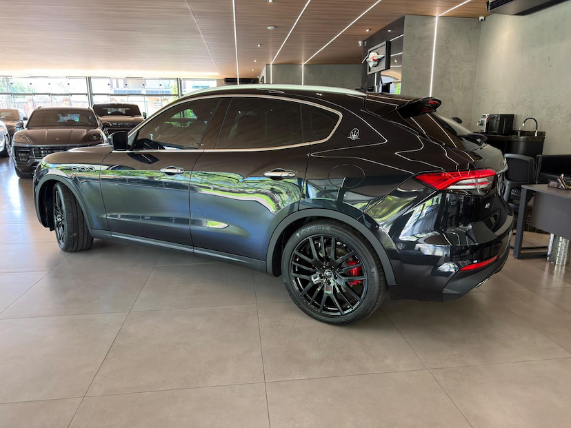 Foto do veículo MASERATI LEVANTE  2021 8.660 KM 599.000,00