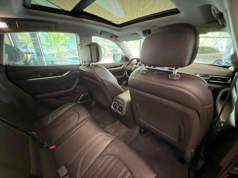 Foto do veículo MASERATI LEVANTE  2021 8.660 KM 599.000,00