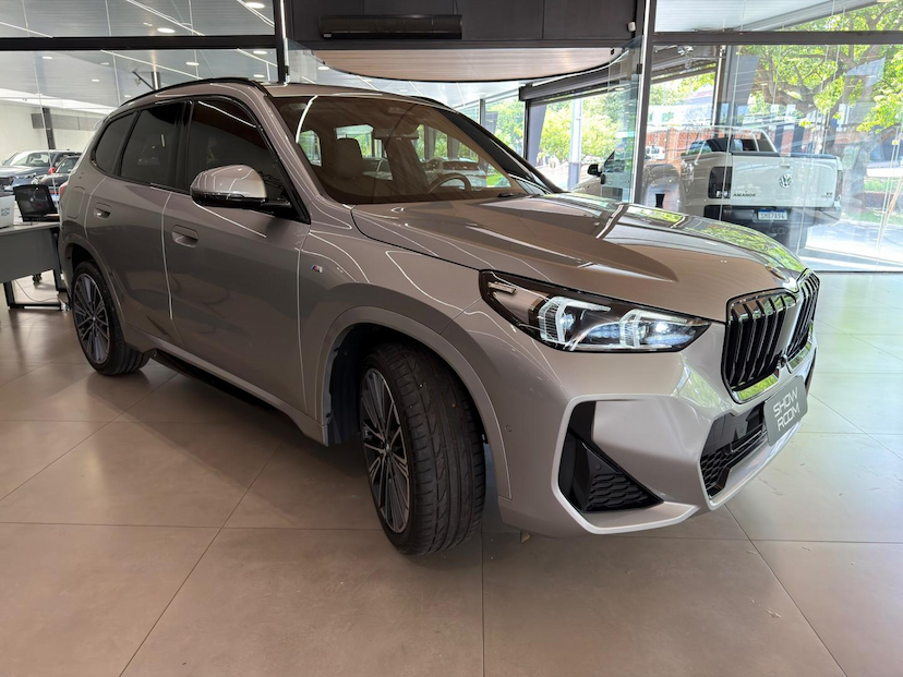 Foto do veículo BMW X1  S20I M SPORT 2024 21.941 KM 297.000,00