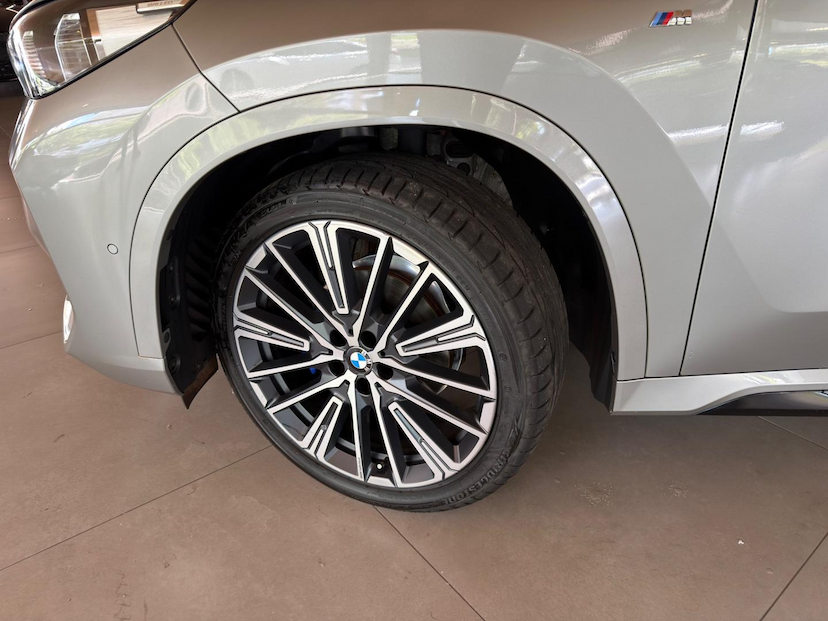 Foto do veículo BMW X1  S20I M SPORT 2024 21.941 KM 297.000,00