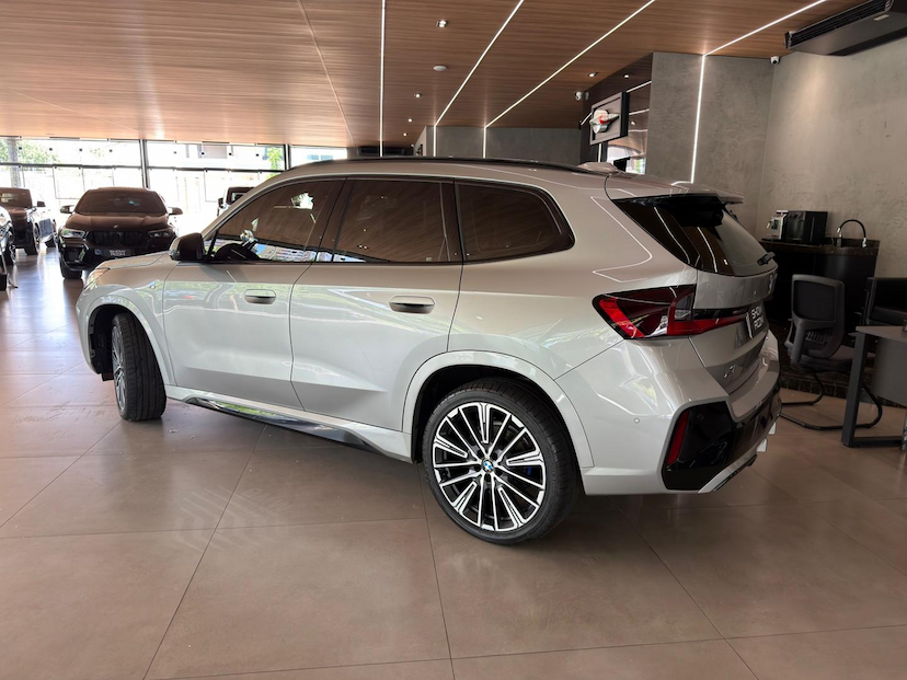 Foto do veículo BMW X1  S20I M SPORT 2024 21.941 KM 297.000,00