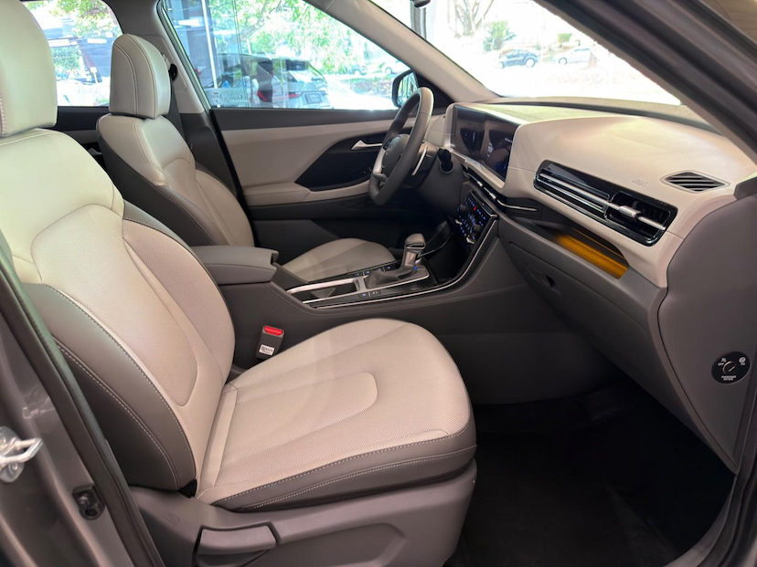 Foto do veículo HYUNDAI CRETA  ULTIMATE 1.6 TB 16V AUT. 2025 8.702 KM 184.000,00