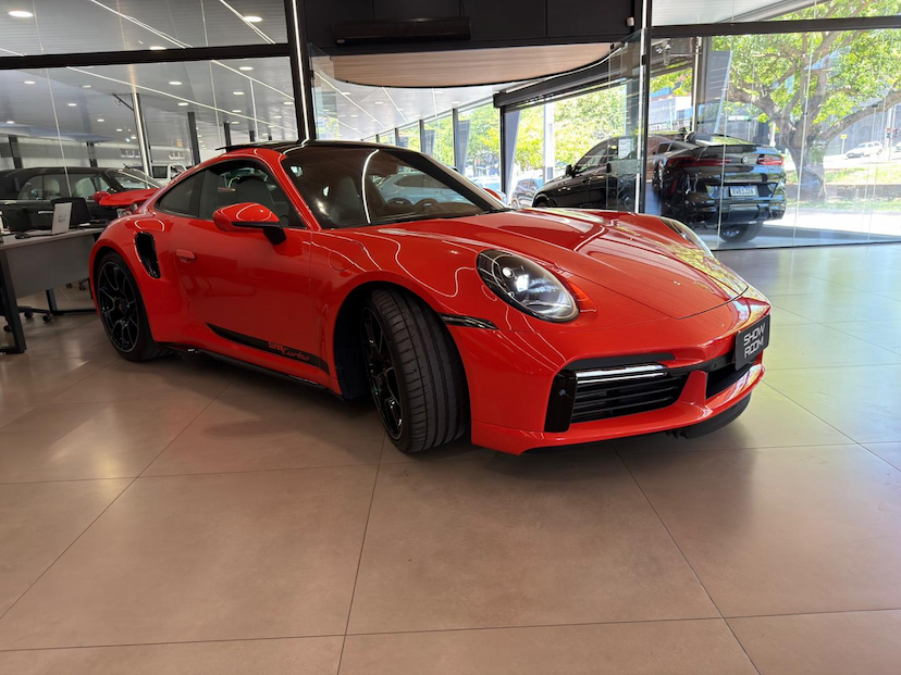 Foto do veículo PORSCHE 911  TURBO 2022 9.083 KM 1.190.000,00