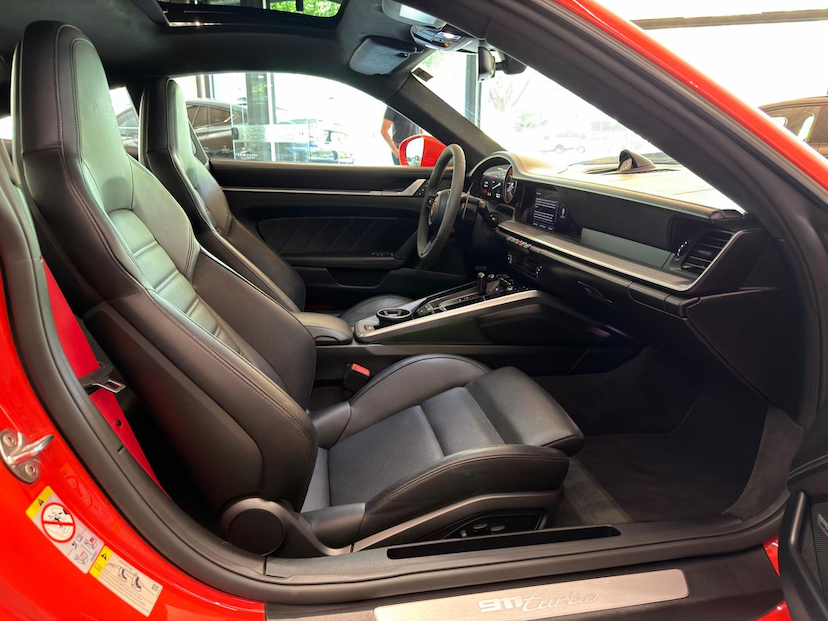 Foto do veículo PORSCHE 911  TURBO 2022 9.083 KM 1.190.000,00