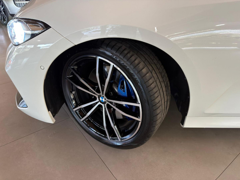 Foto do veículo BMW 320I  M SPORT FLEX 2024 17.271 KM 295.000,00
