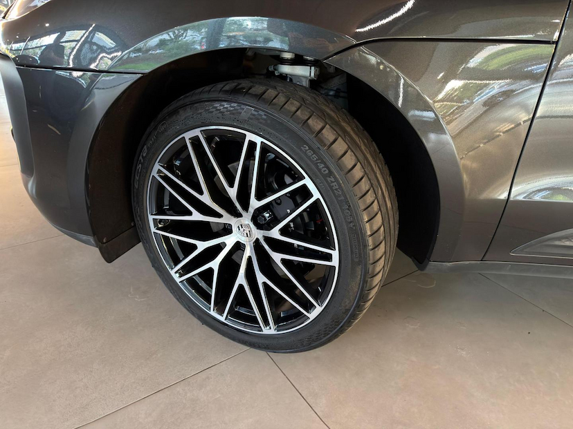 Foto do veículo PORSCHE MACAN  2023 39.183 KM 418.000,00