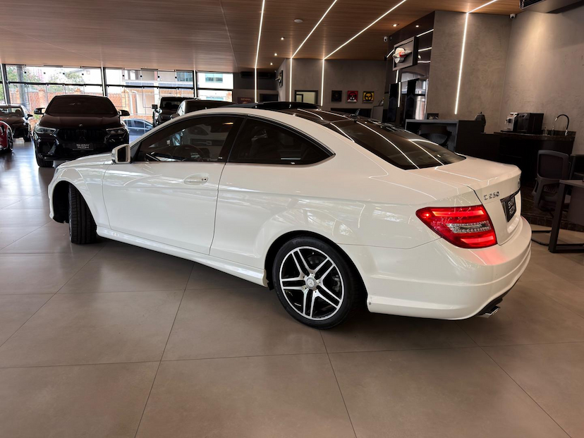 Foto do veículo MERCEDES-BENZ C 250  CGI COUPE 2014 82.147 KM 99.000,00