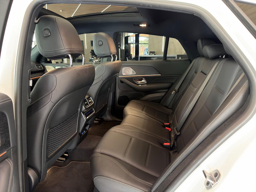 Foto do veículo MERCEDES-BENZ GLE 450 GLE450 D 4M CO 2024 23.371 KM 620.000,00