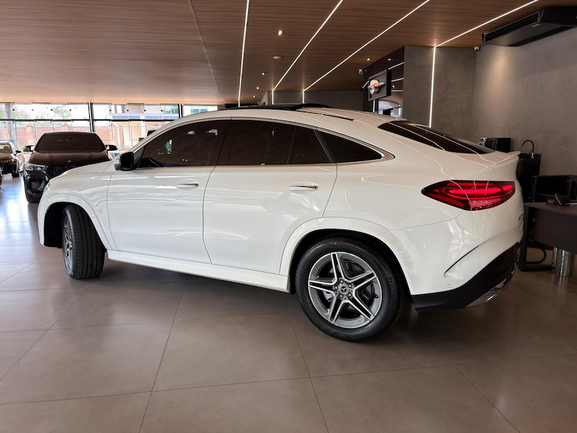Foto do veículo MERCEDES-BENZ GLE 450 GLE450 D 4M CO 2024 23.371 KM 620.000,00