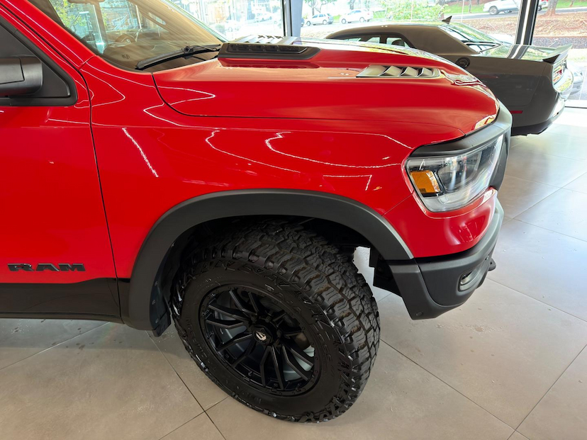 Foto do veículo RAM 1500  REBEL HEMI 2022 37.080 KM 330.000,00