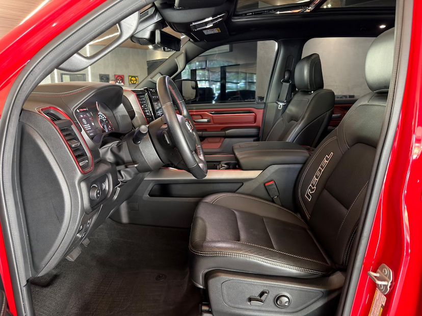 Foto do veículo RAM 1500  REBEL HEMI 2022 37.080 KM 330.000,00