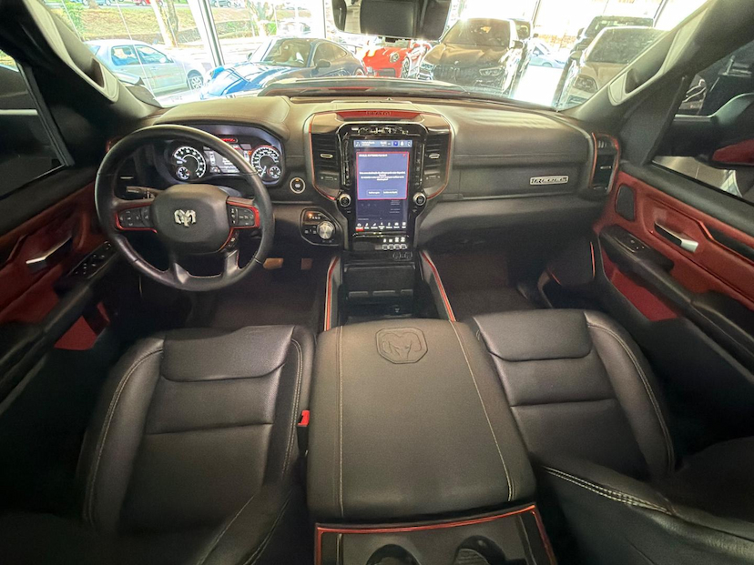 Foto do veículo RAM 1500  REBEL HEMI 2022 37.080 KM 330.000,00