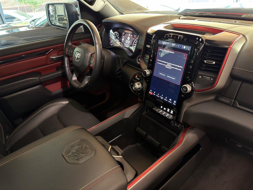 Foto do veículo RAM 1500  REBEL HEMI 2022 37.080 KM 330.000,00