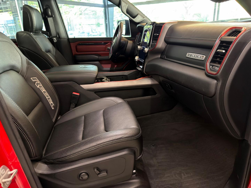 Foto do veículo RAM 1500  REBEL HEMI 2022 37.080 KM 330.000,00