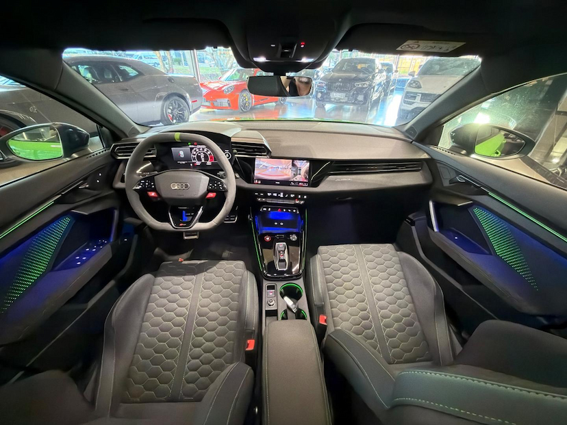 Foto do veículo AUDI RS3  SEDAN TRACK 2.5 TFSI QUATTRO S-TRONIC 2026 6.861 KM 609.000,00