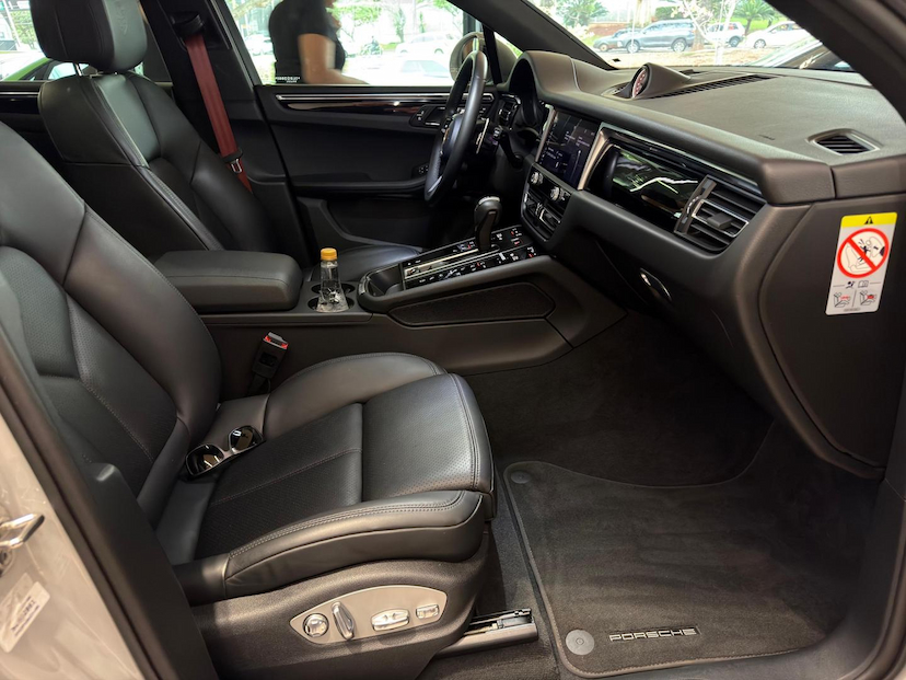 Foto do veículo PORSCHE MACAN  2025 12.635 KM 499.000,00