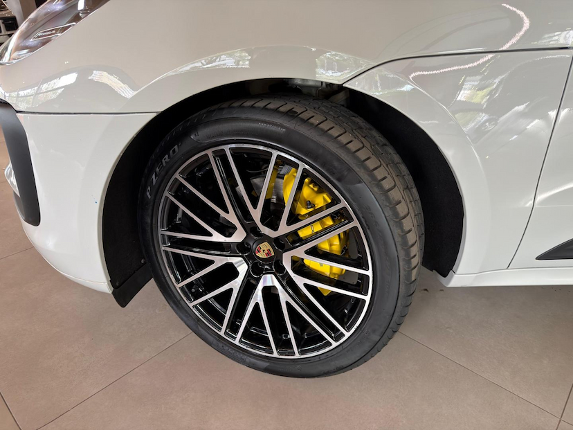Foto do veículo PORSCHE MACAN  2025 12.635 KM 499.000,00